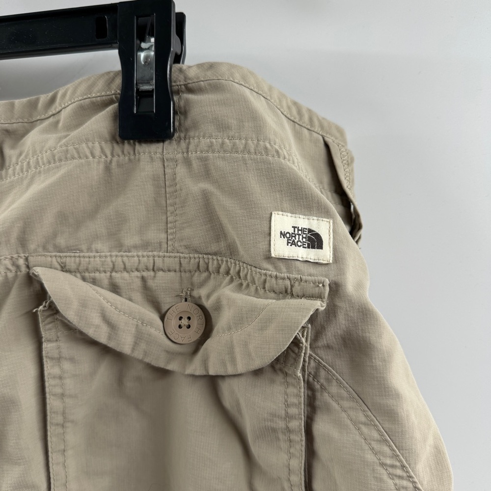 The North Face Women’s Khaki Utility Shorts Zipper Fly Size 12 - Picture 8 of 8